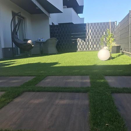 Hedonist-Luxury 2 Bedroom Apartment With Private Hot Tub, Garden And Free Parking Trogir Buitenkant foto