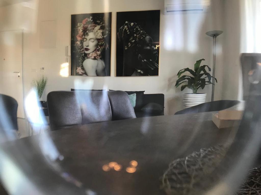 Hedonist-Luxury 2 Bedroom Apartment With Private Hot Tub, Garden And Free Parking Trogir Buitenkant foto