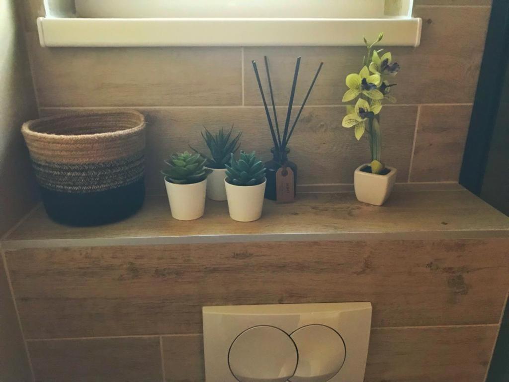 Hedonist-Luxury 2 Bedroom Apartment With Private Hot Tub, Garden And Free Parking Trogir Buitenkant foto