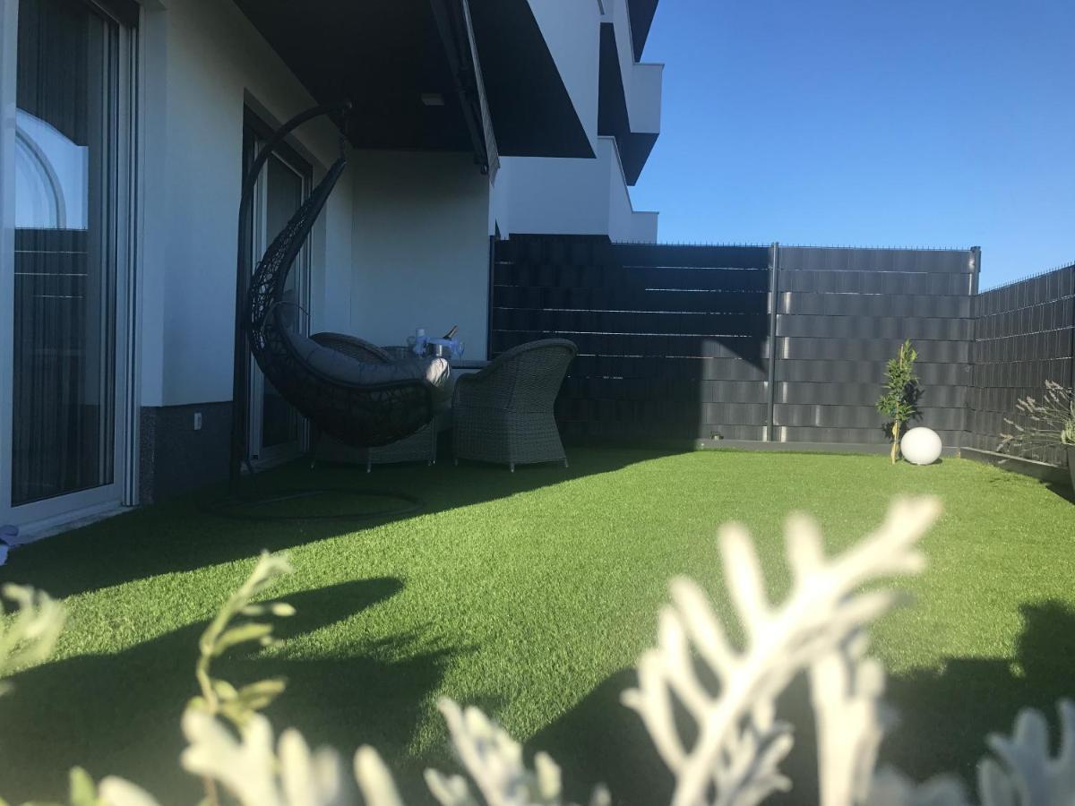 Hedonist-Luxury 2 Bedroom Apartment With Private Hot Tub, Garden And Free Parking Trogir Buitenkant foto